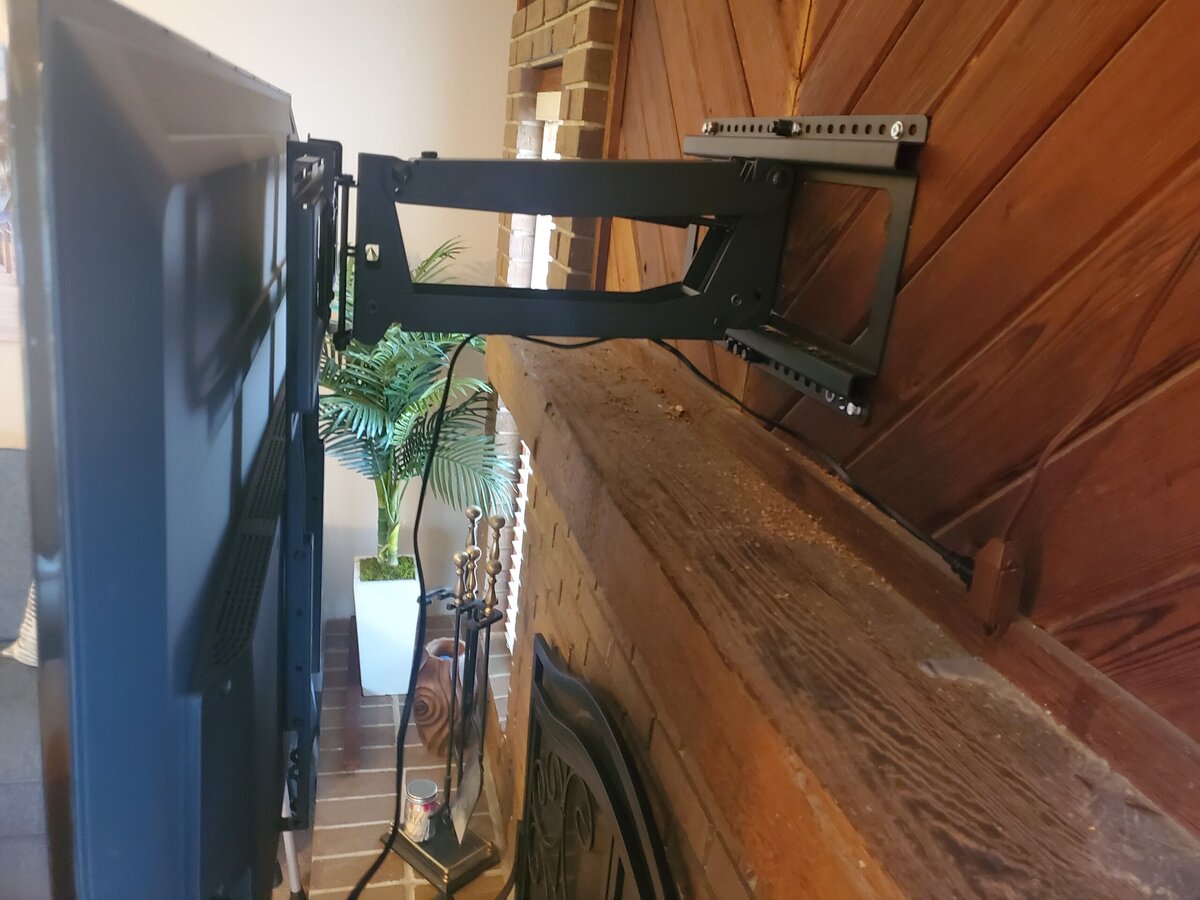 Turn Mount TV wall mount in Clearwater