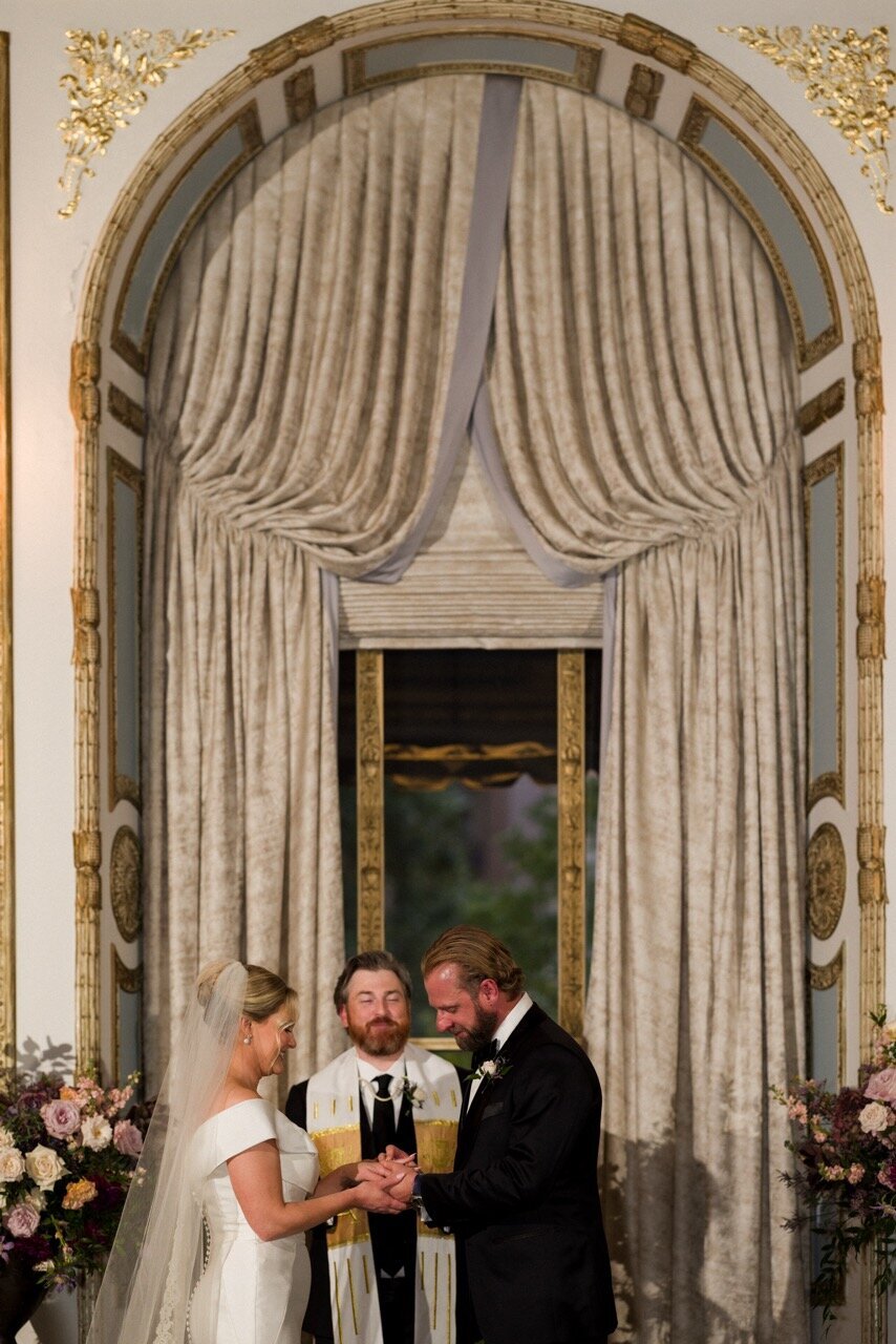 22024KateIlyaTheLanghamBostonHotelWeddingPhotosWeddingPhotosBostonSymulaMediaGroupBostonMassachusettsWeddingPhotographerNewEnglandWeddingPhotographyBostonWeddingPhotographerTrueToColorEditorialCinematic-27 Large