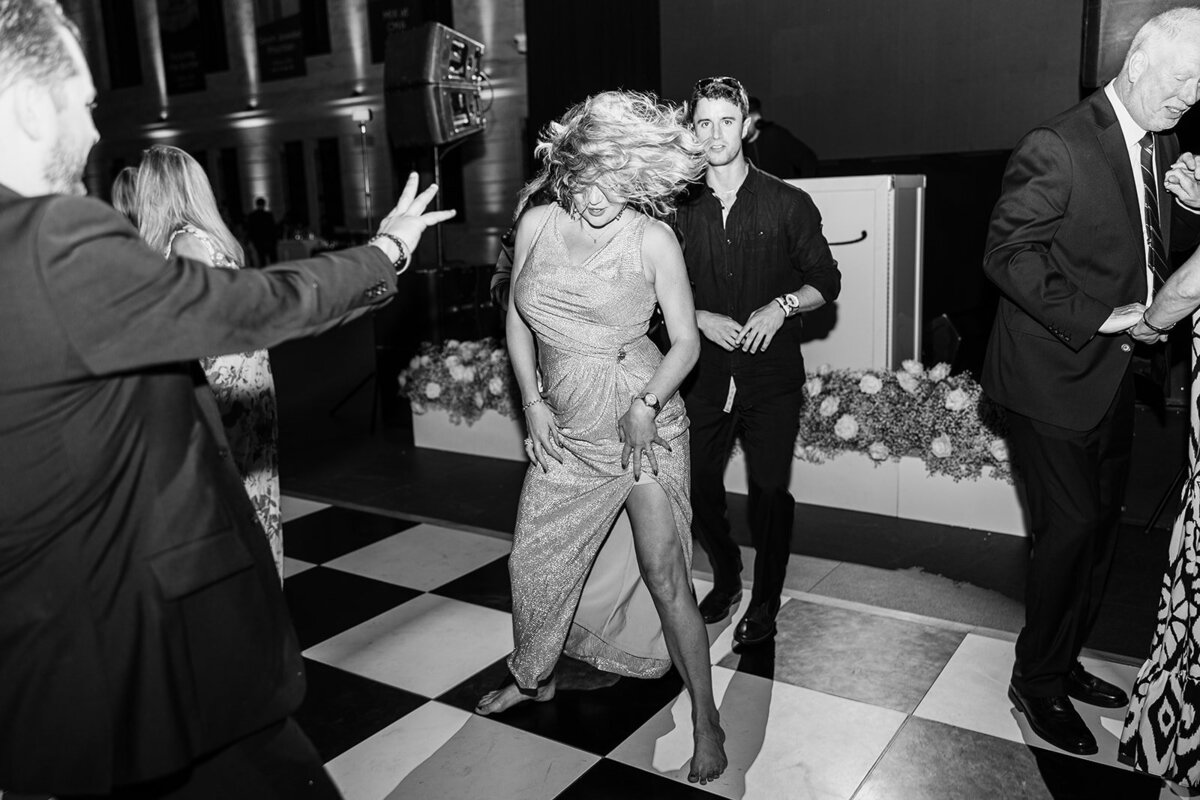 Cleveland Museum of Art Wedding Lindsey Ramdin Best Cleveland Wedding Photographer83