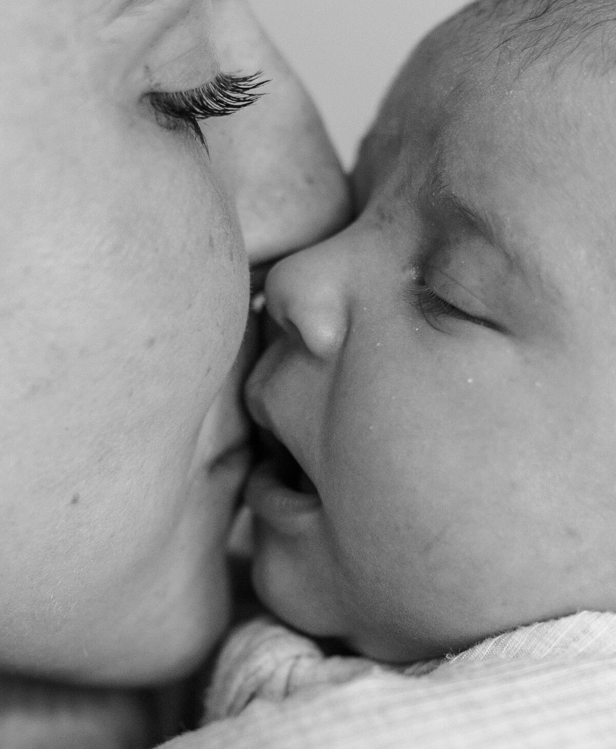 2025-MinnaRay-Newborn-68