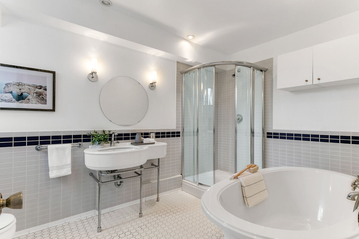 43-web-or-mls-44_001_Bathroom