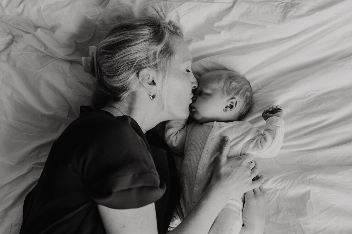WEB - Jorrit, Ilse & James | Little one newborn shoot - Haarlem | Samantha Bosdijk Photography-47