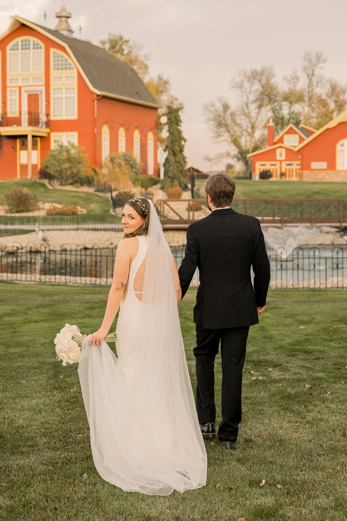 Wedding photos at Crooked Willow wedding venue in Central Minnesota
