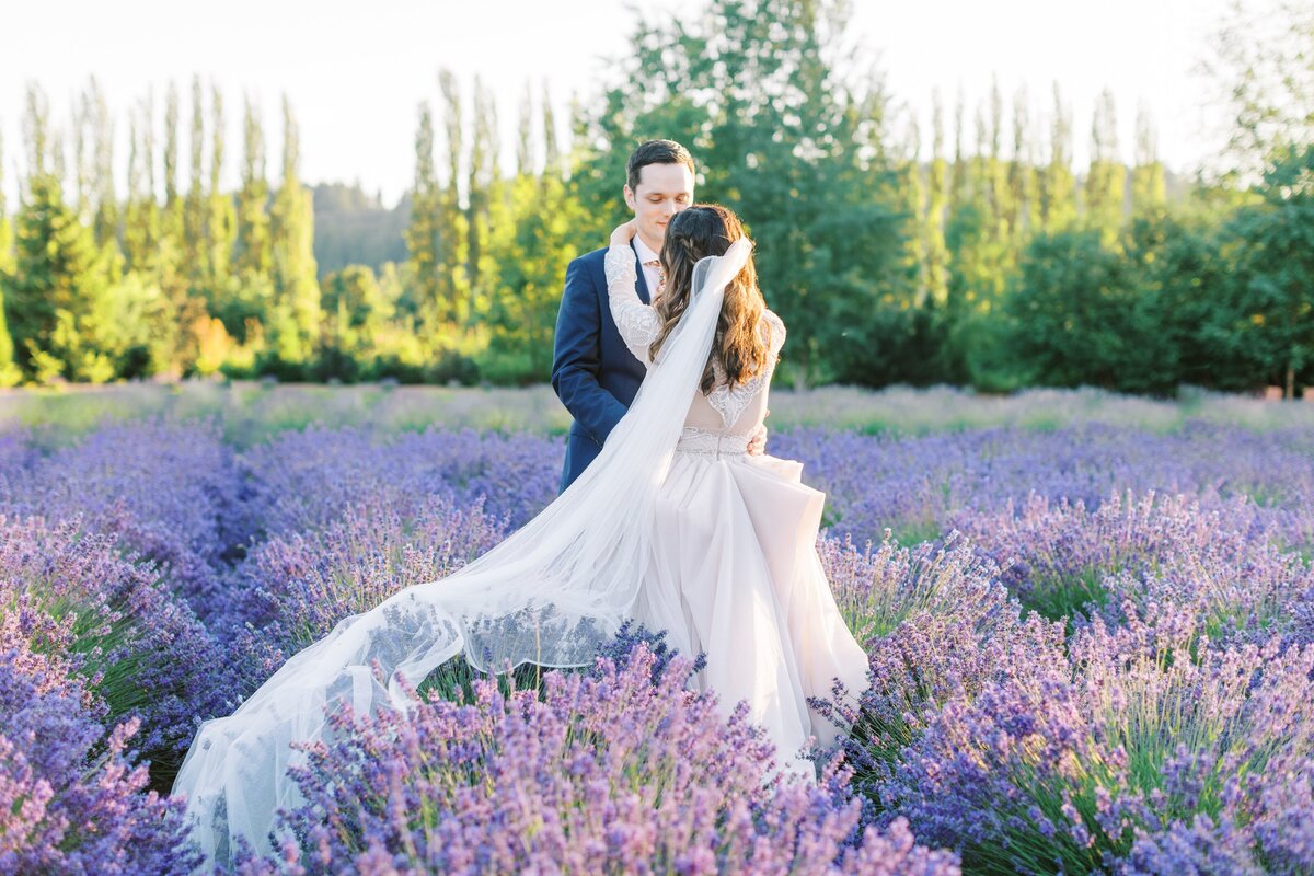 Summer-Garden-Wedding-with-pink-and-purple-florals-at-Woodinville-Lavender-Venue-by-Stormy-Peterson-Photography_0054