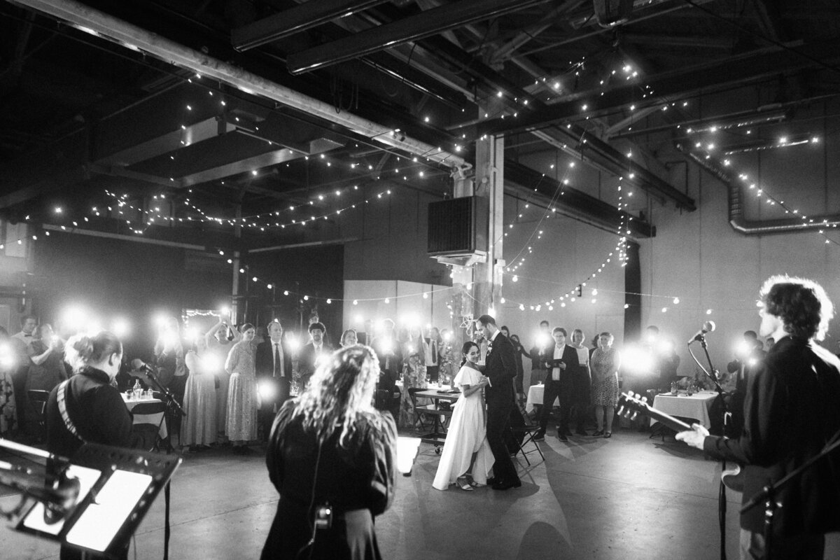 pyry-kantonen-090-wedding-first-dance
