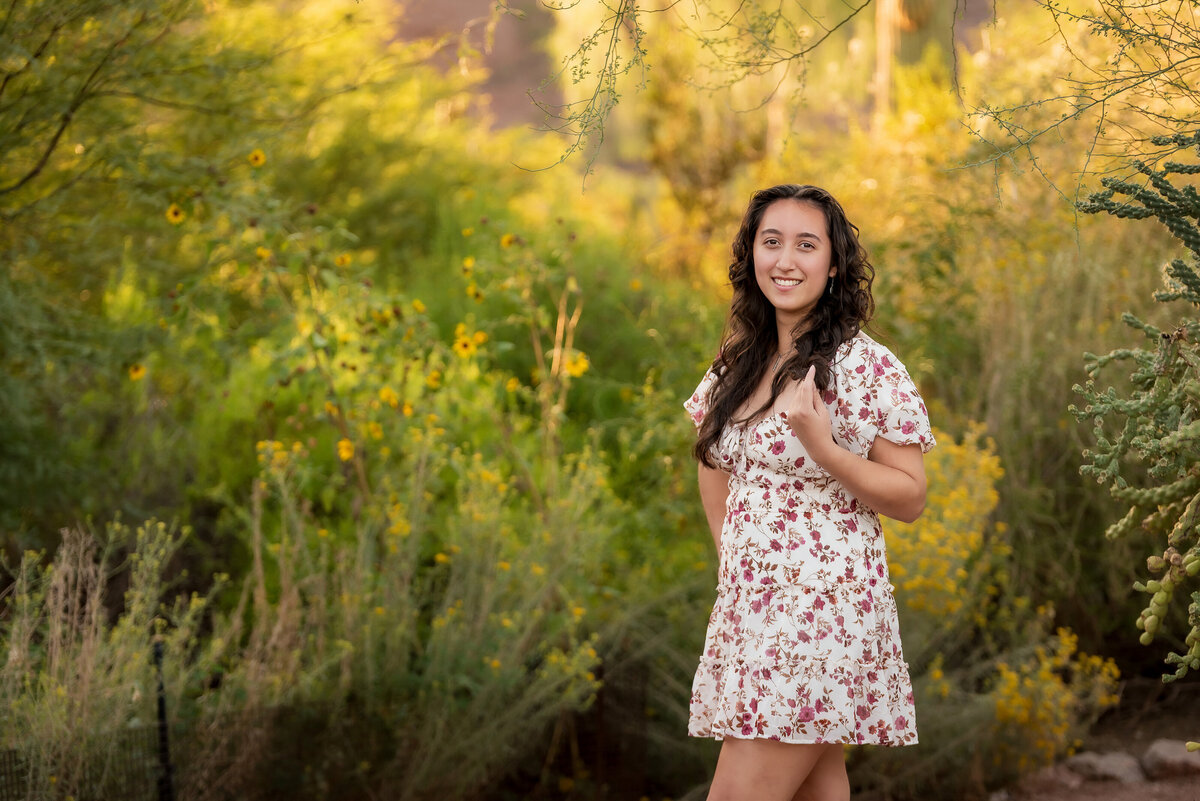 Senior girl photos at Desert Botanical Garden in Phoenix Arizona