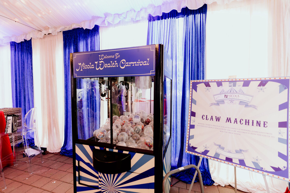 Details_NicolaWealthCircus-107