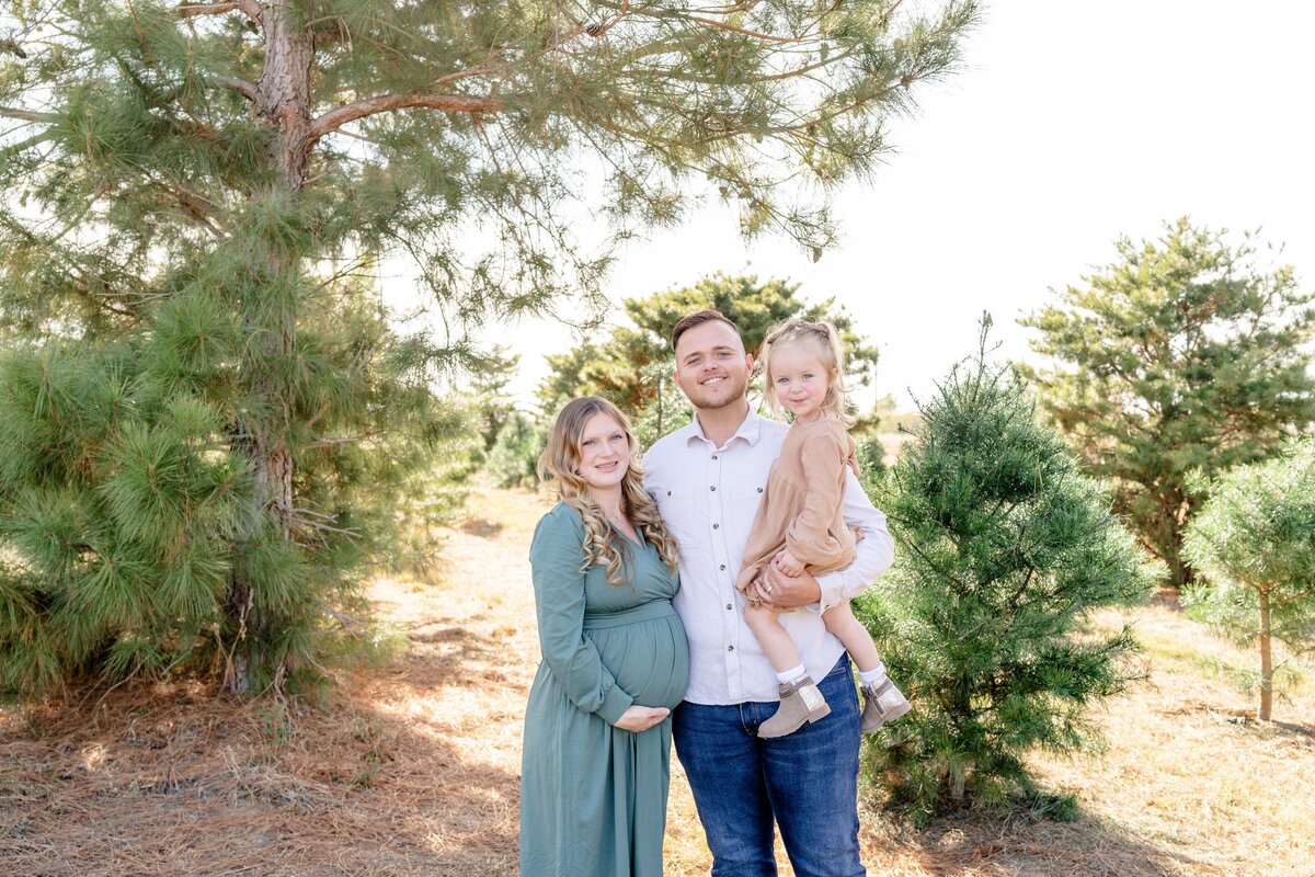 Austin-TX-Christmas-Tree-Farm-Mini-Session-Magnolia-and-Grace-Photography-Co-GinaM-# (1)-3