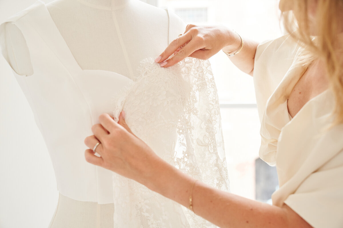 Laura van Rooij Bruidscouture Eindhoven winkel in Trouwjurken