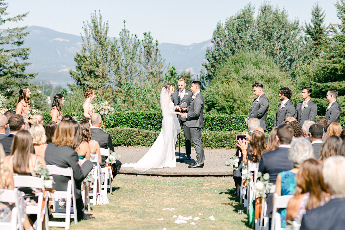 Portland OR Wedding Photographer Chantal Sokhorn Photography Skamania Lodge Stevenson Washington-254