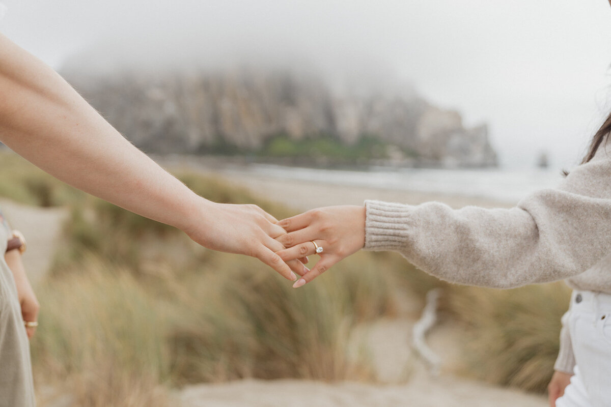 Adventurous-Engagement-Photos-in-Morro-Bay-by-Samantha-Anne17