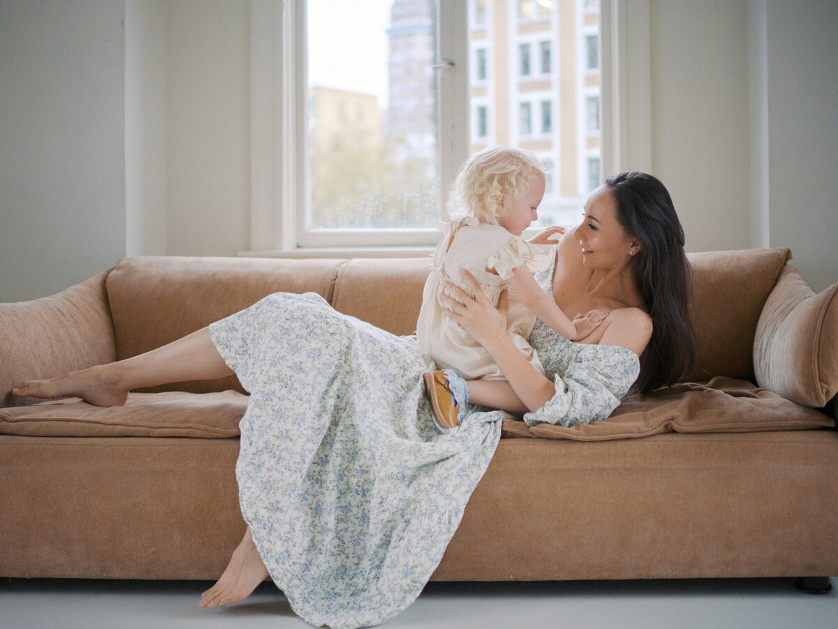 Motherhood Session in Studio_Vancouver family photographer_114