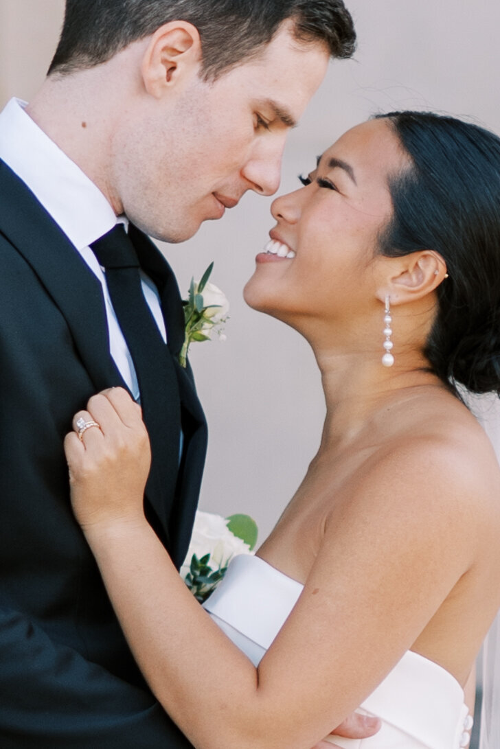 cassie-nichole-photography-cincinnati-ohio-wedding-photography-the-view-at-mt-adams-hannah-jeff-wedding-day-bride-and-groom-16