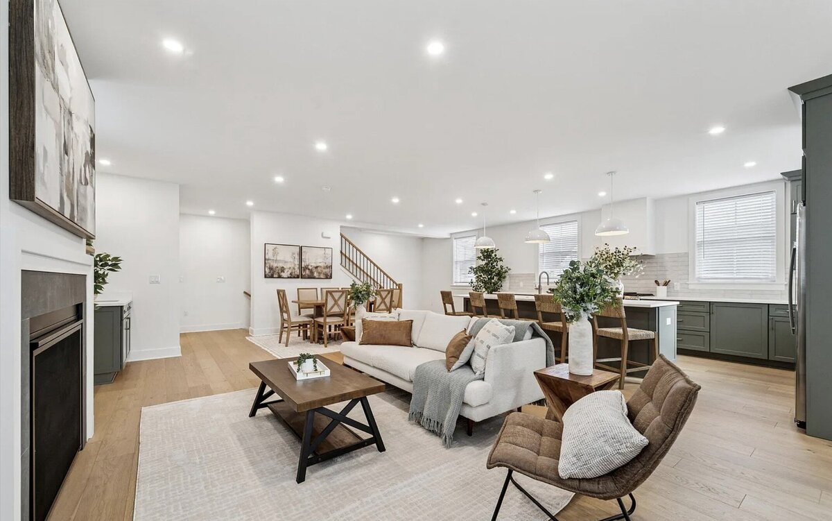 Kelly DeTommaso Elegant Transitions Ambler Unit A - Great Room 2