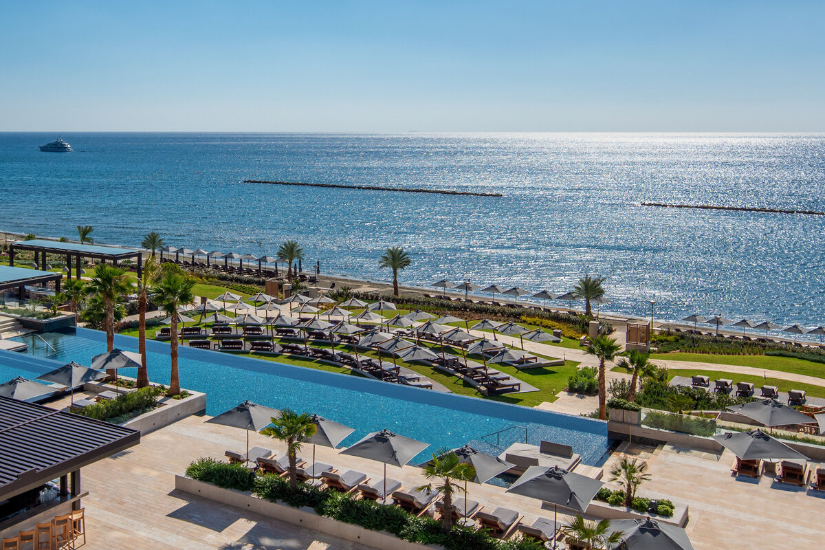 Waterstone - AMARA Hotel - Limassol - Luxury Boutique Hotel - Beach & Lawn Setup