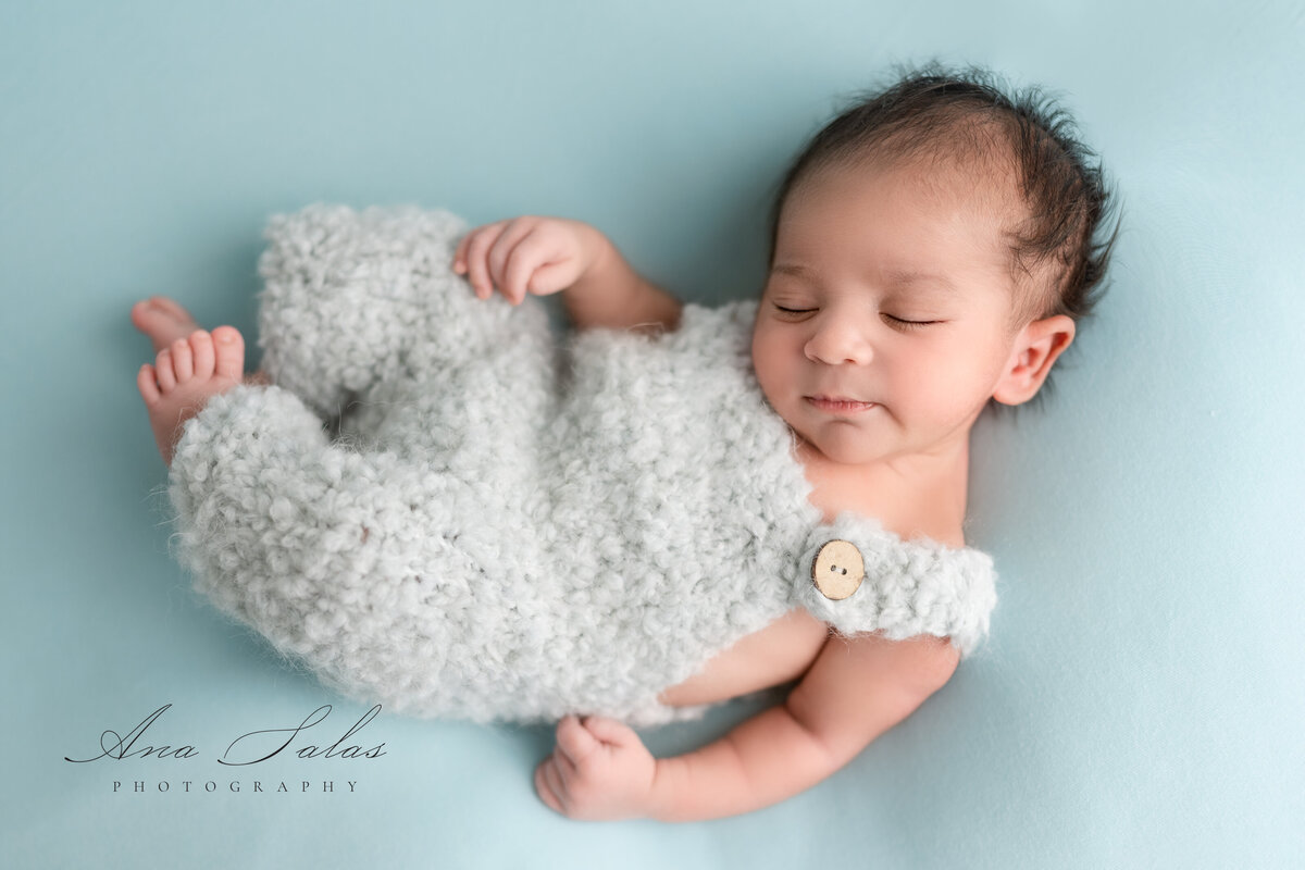 Newborn-Photographer-Edmonton-80