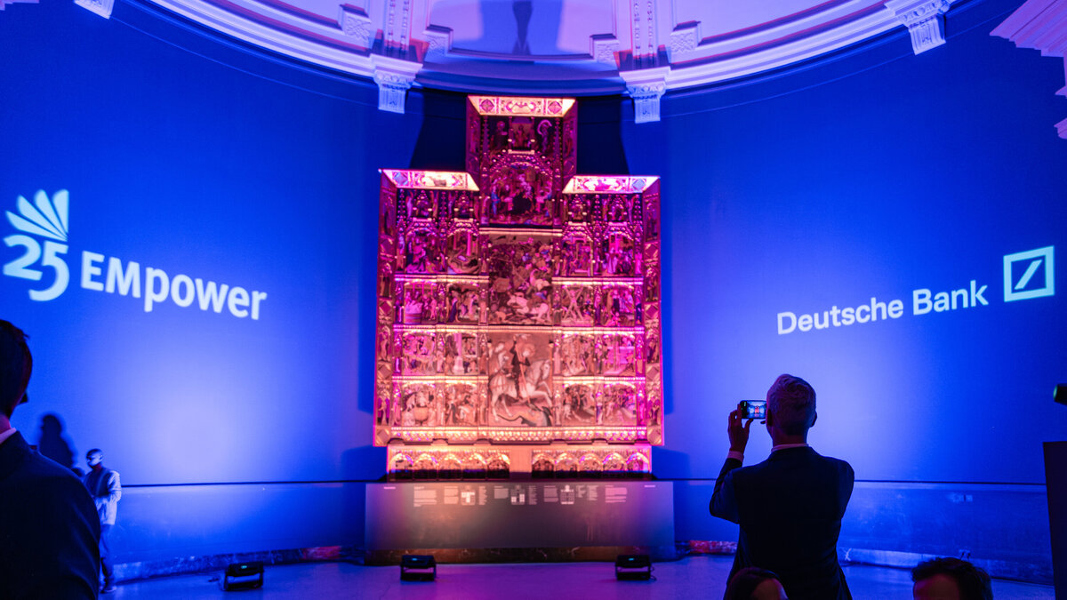 fundraiser-kensington-empower-finance-gala-deutsche-bank-v&a-marc-james-photography016