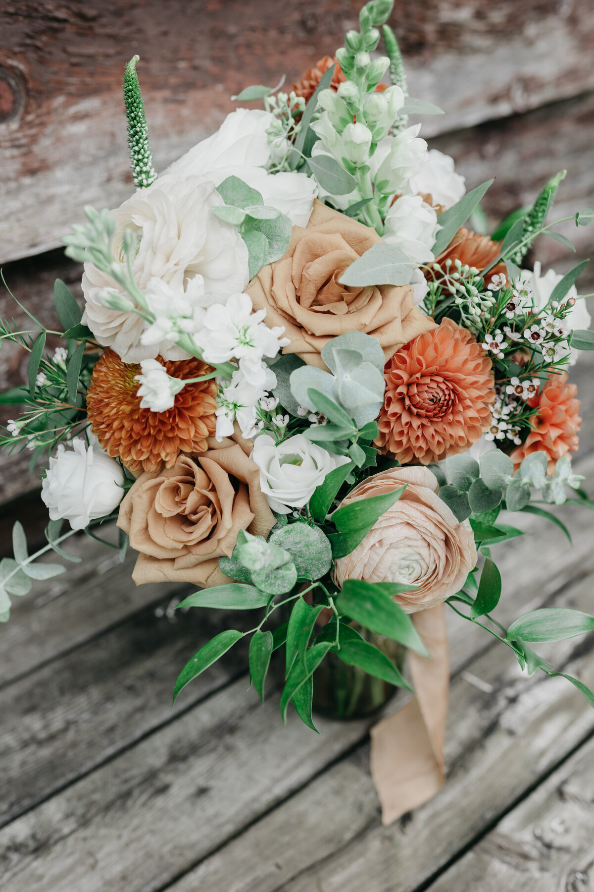 K&T Camp Bellaleo Wedding Flowers12
