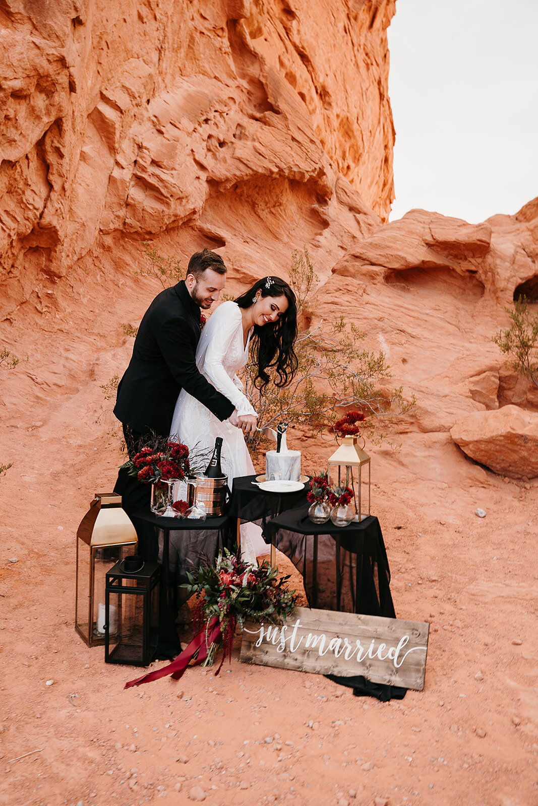 S+T - Vegas Elopement Photographer - Elopement Las Vegas - The Combs Creative-236_websize