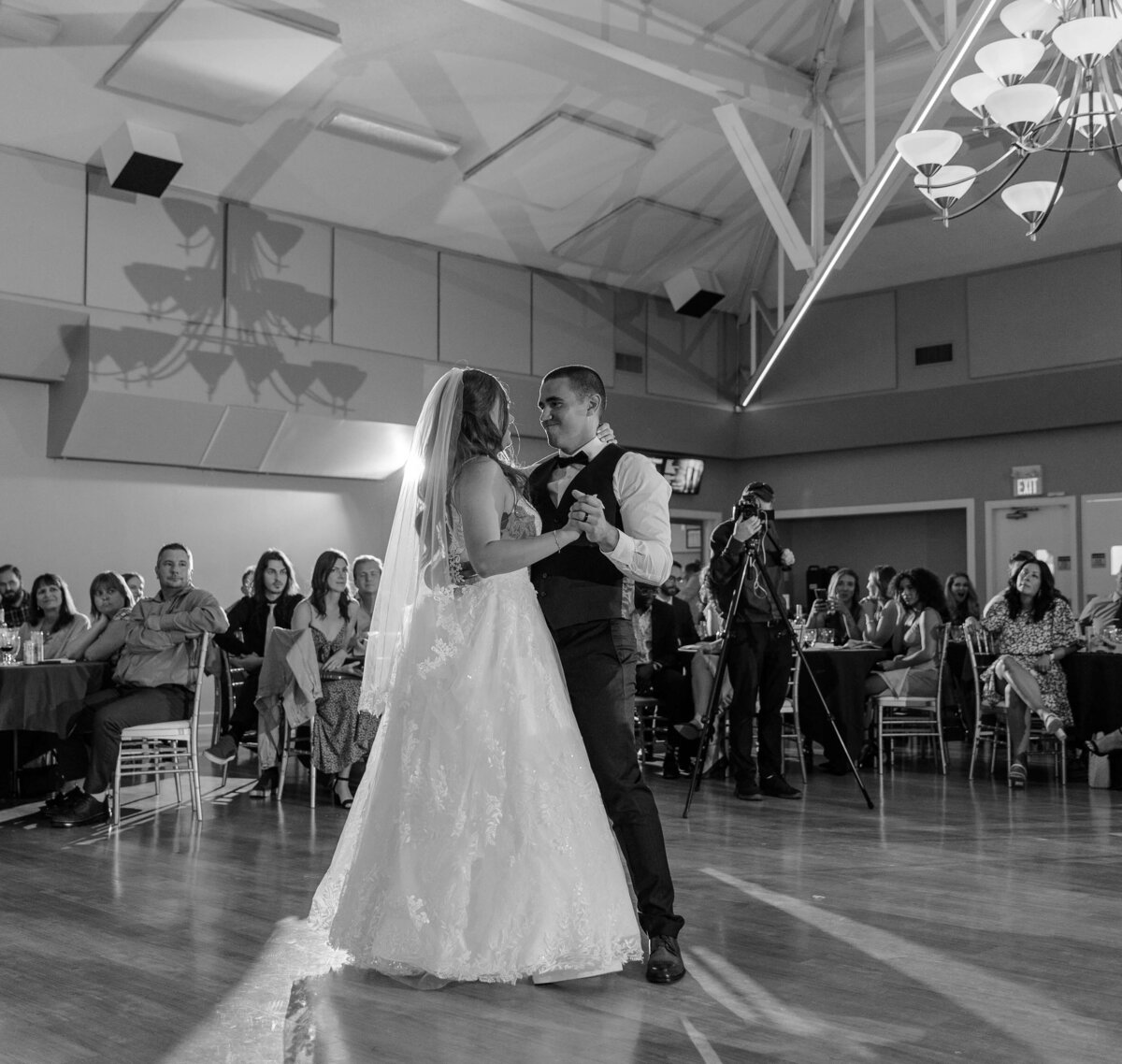 saint albert wedding couples kinsmen community lacombe lake dani alyssa photography (1)