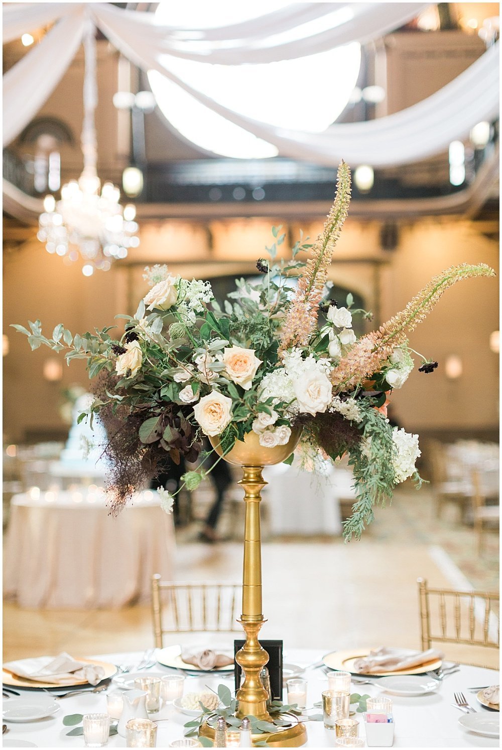 Summer-Mexican-Inspired-Gold-And-Floral-Crowne-Plaza-Indianapolis-Downtown-Union-Station-Wedding-Cory-Jackie-Wedding-Photographers-Jessica-Dum-Wedding-Coordination_photo___0034