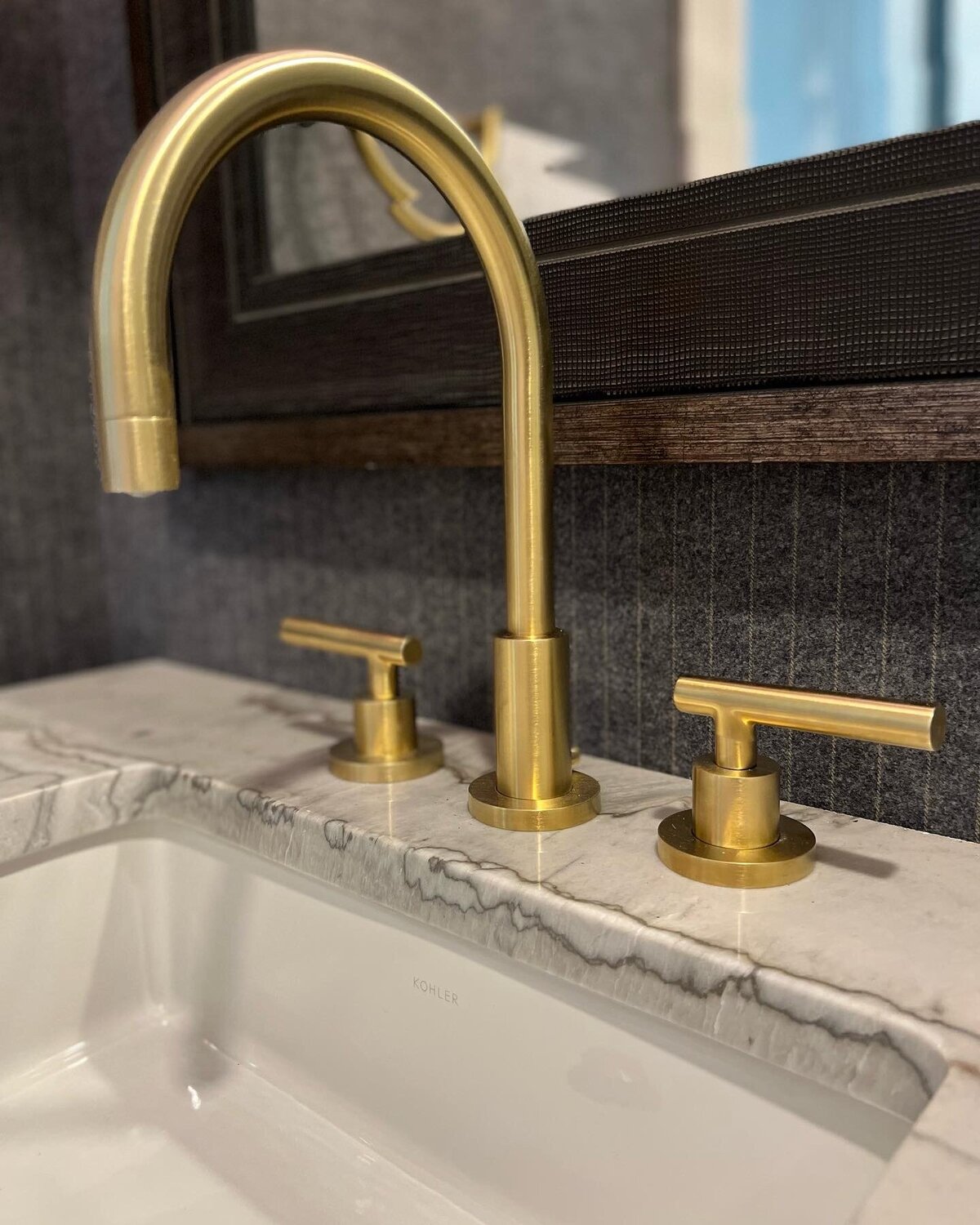 70D777DF-4B95-433F-9653-4C7D94061E3C