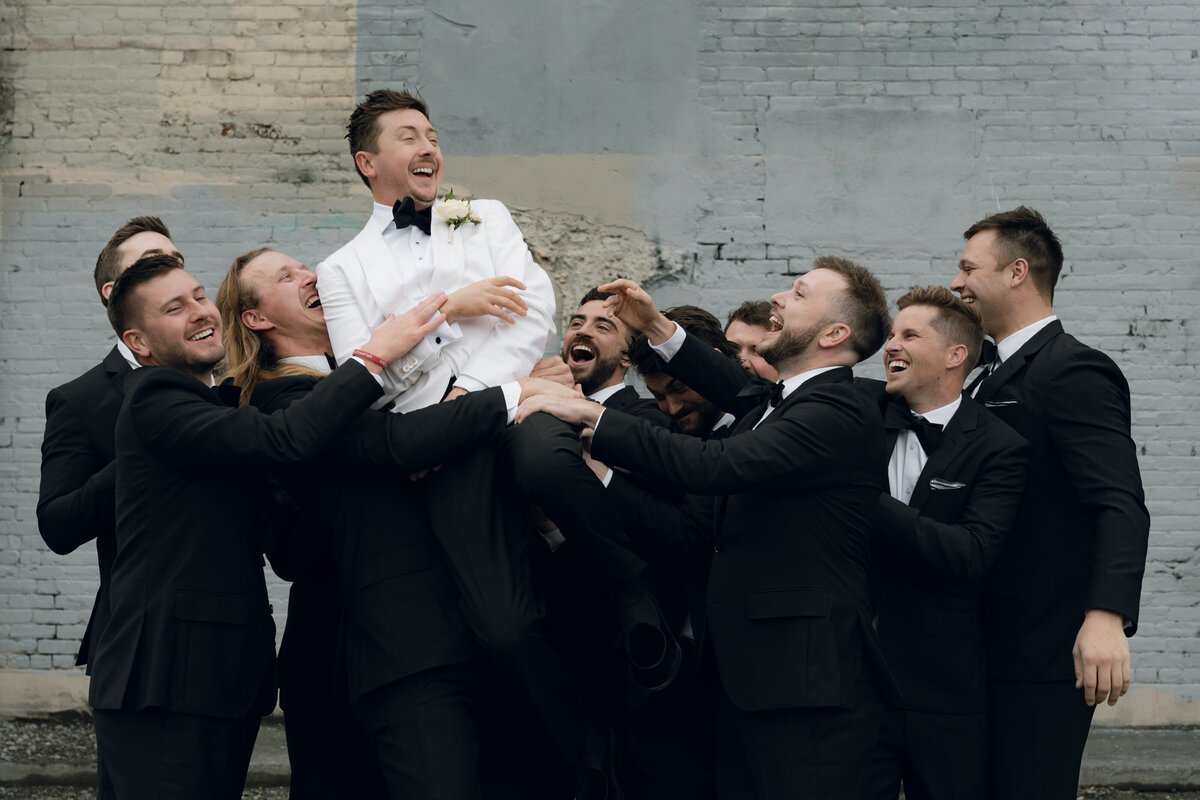 the-evergreen-portland-oregon-wedding-bridal-party-photos-65