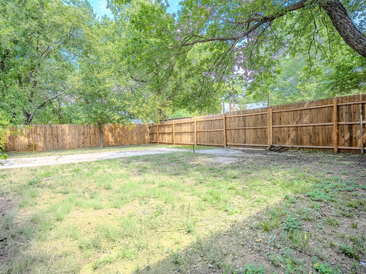 Gainesville-tx-house-with-mother-in-law-quarters-for-sale
