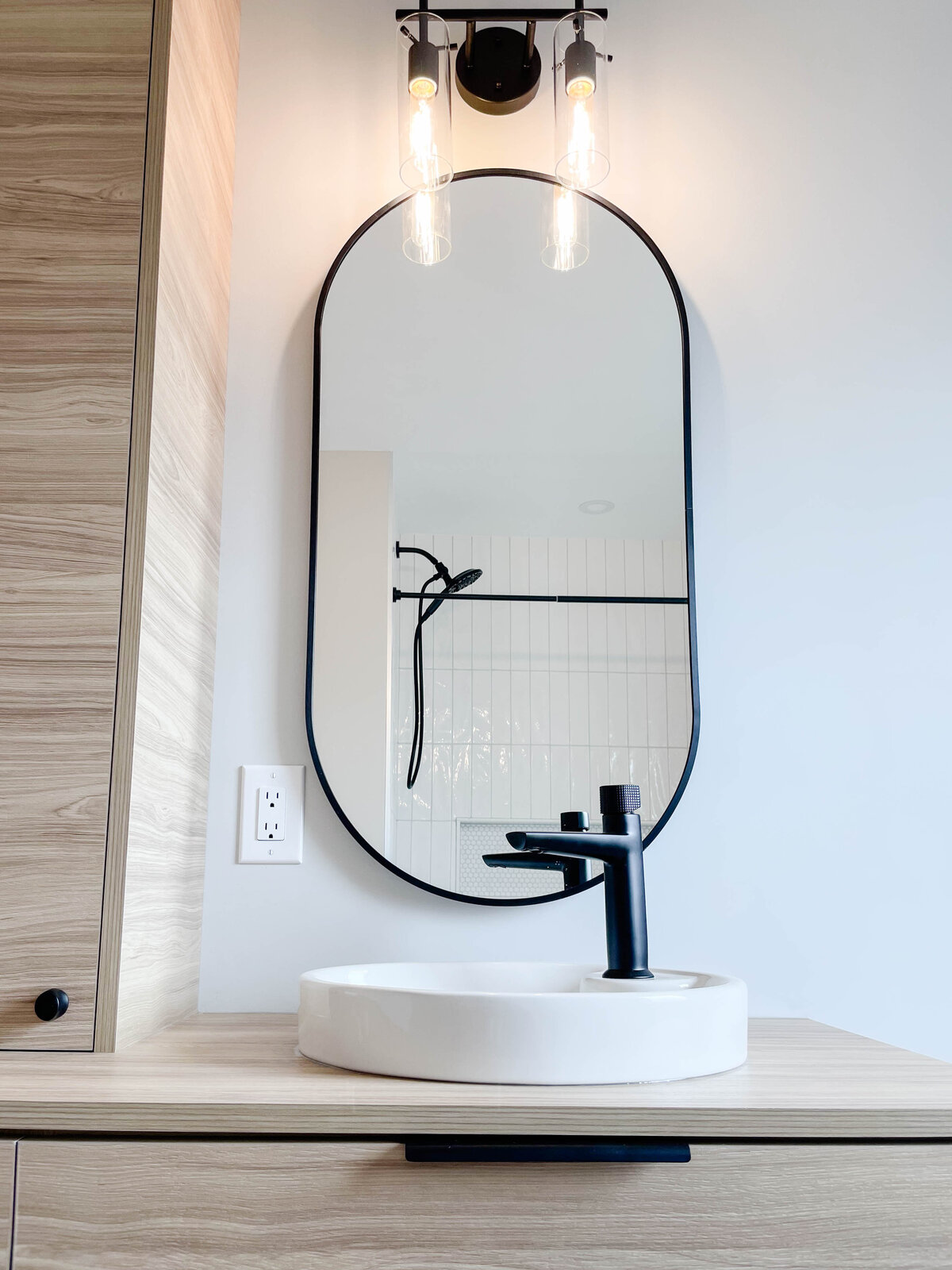 Bathroom-vanity-sink-blackfaucet