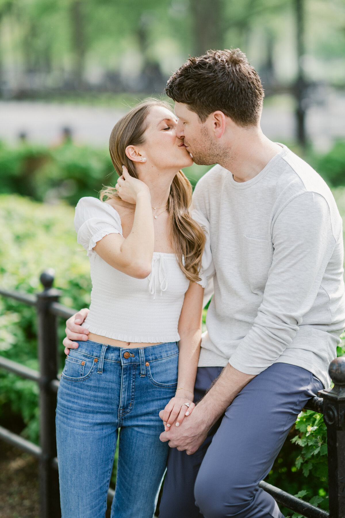 centralparkengagementsession-nycengagement-summerengagementnyc-felixfeyginphotography-006