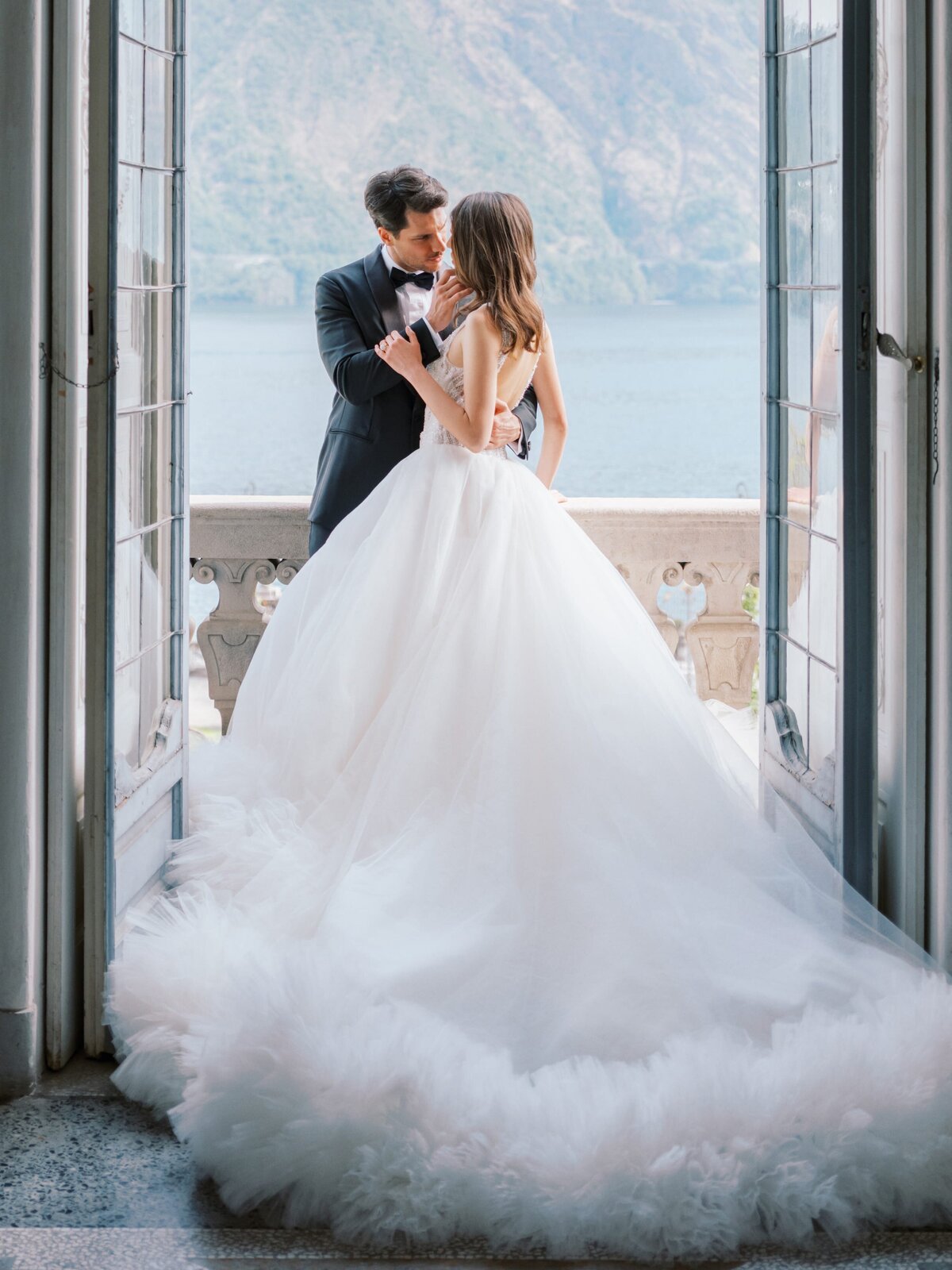lake-como-italy-villa-sola-cabiati-wedding-photographer-219