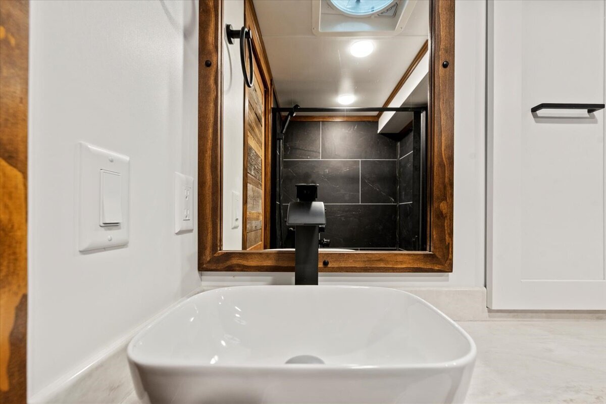 25-1050 Cascade Rd Building 4_025