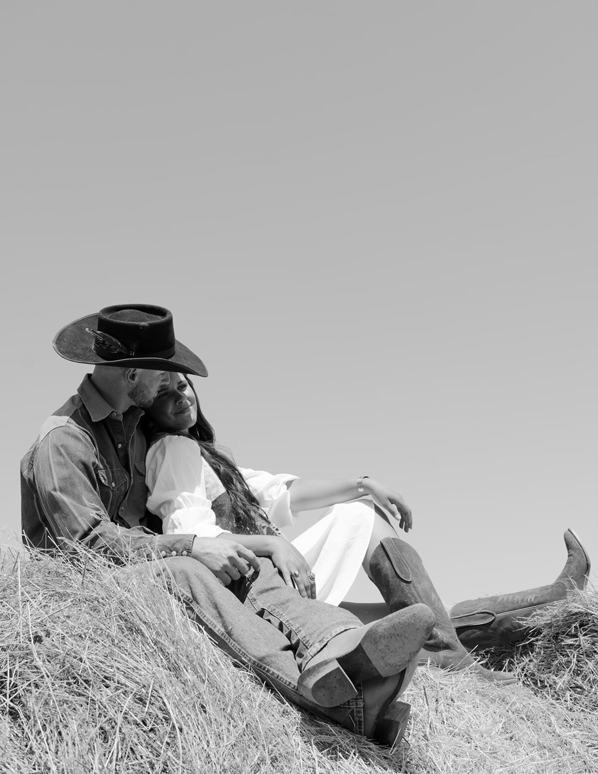 presley-gray-photo-haybale-forest-montana-elopement-7256-2