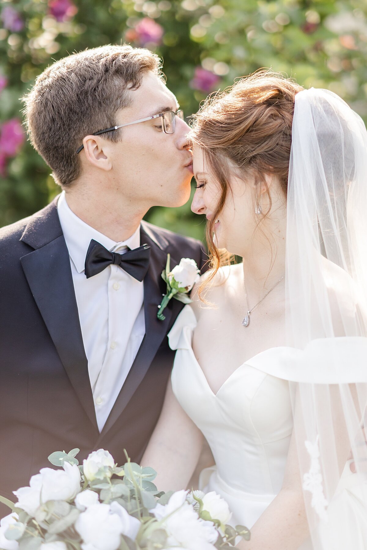 Pittsburgh-Nicassio-Fields-Green-Blue-Wedding-1 (28)