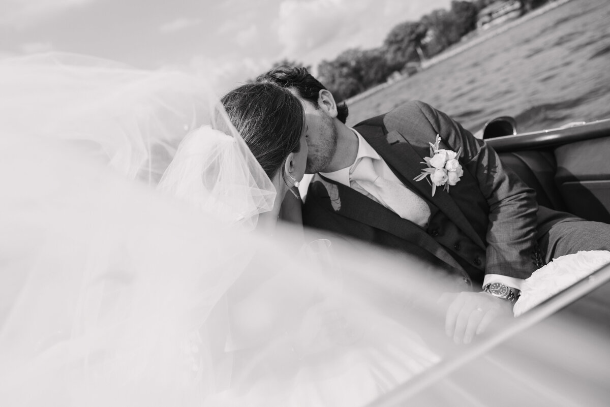 Minnetonka Yacht Club wedding photographer Tom Thornton Photography-32