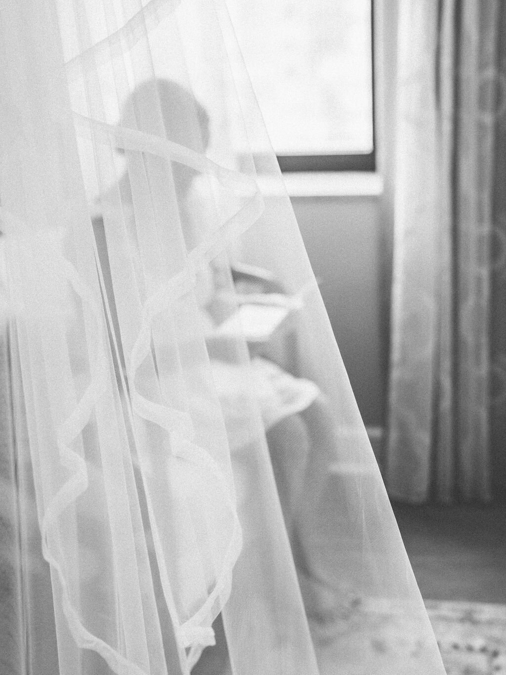 Ellen-Ashton-photography-Dallas-Wedding-Photographer-Adolphus-hotel-wedding16