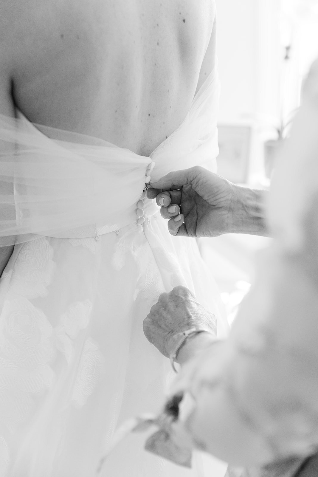 K&C_weddingprep-136