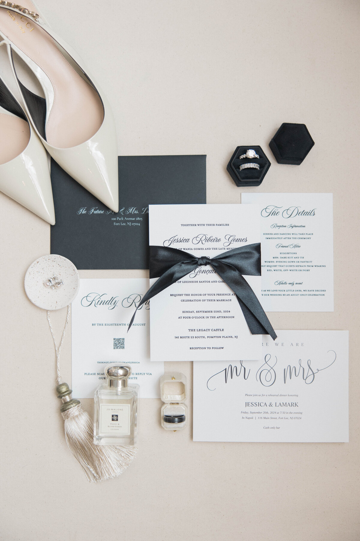 Molly Sue Photography New Jersey + East Coast Wedding Photographer Romantic Imagery Engagement Lifestyle Heirloom Wedding Albums600