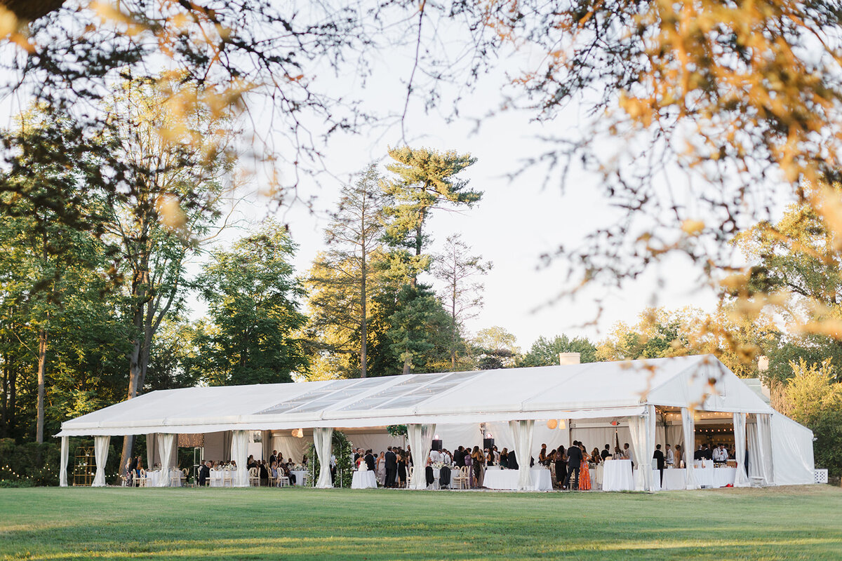 Grace-Brown-Photography-Bellevue-Hall-Tented-Wedding_057