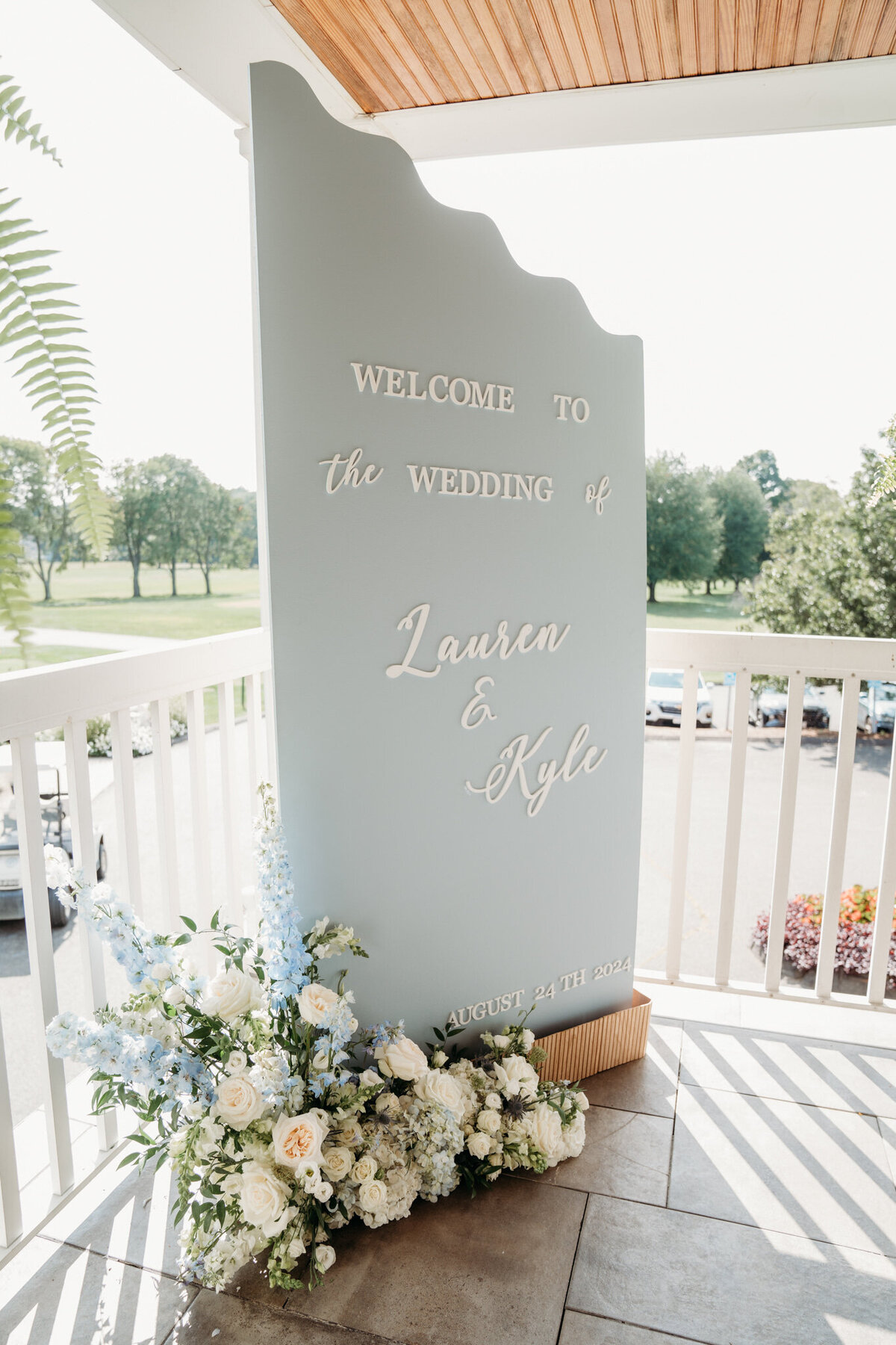 wedding-sign-at-springfield-country-club-ma