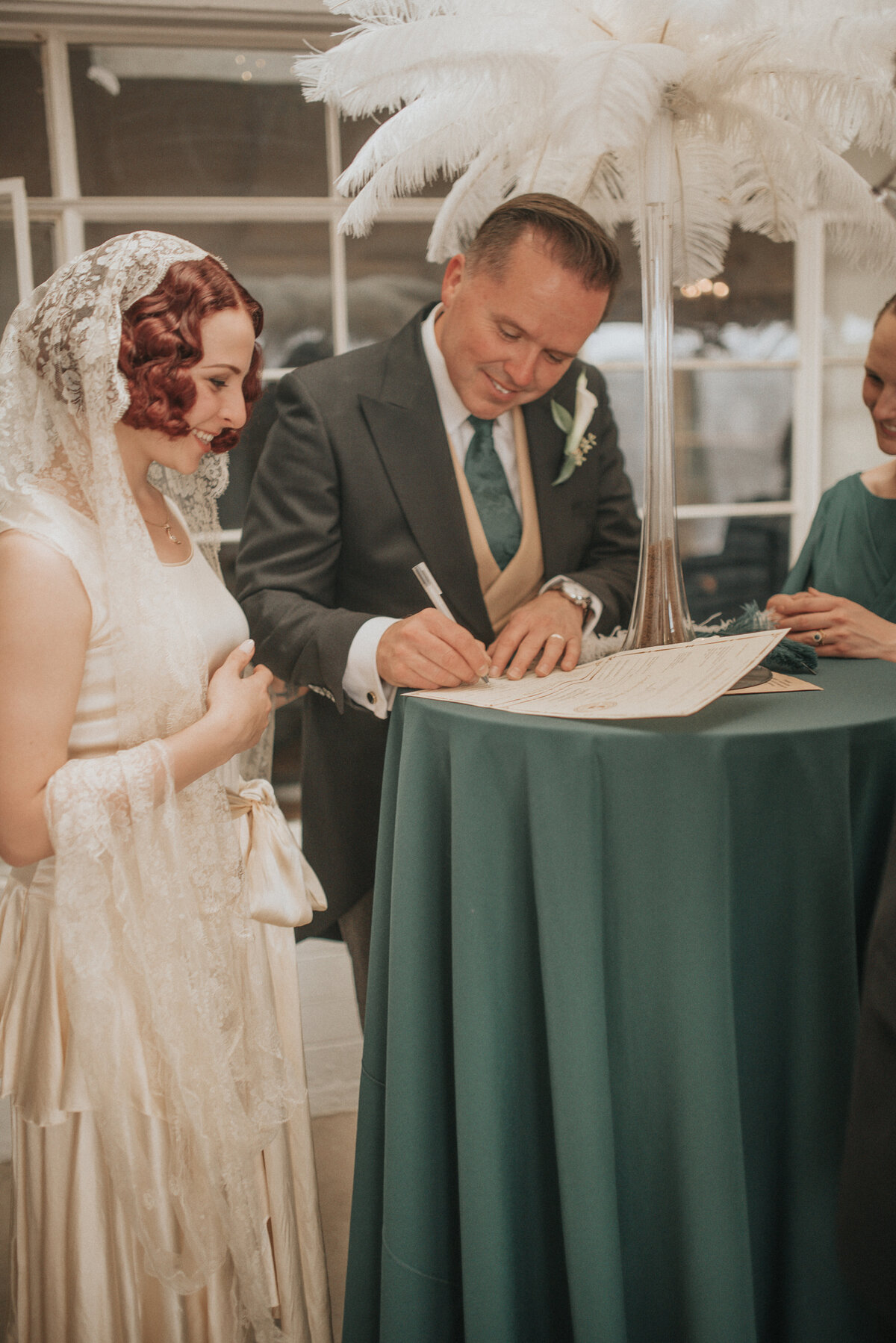 ceremony-arizona-vintage-bride-outdoo-wedding-diy-backyard-iowa-wedding-photographer-phoenix-wedding-photographer-alaynna-ann-schwartz-playlife-227