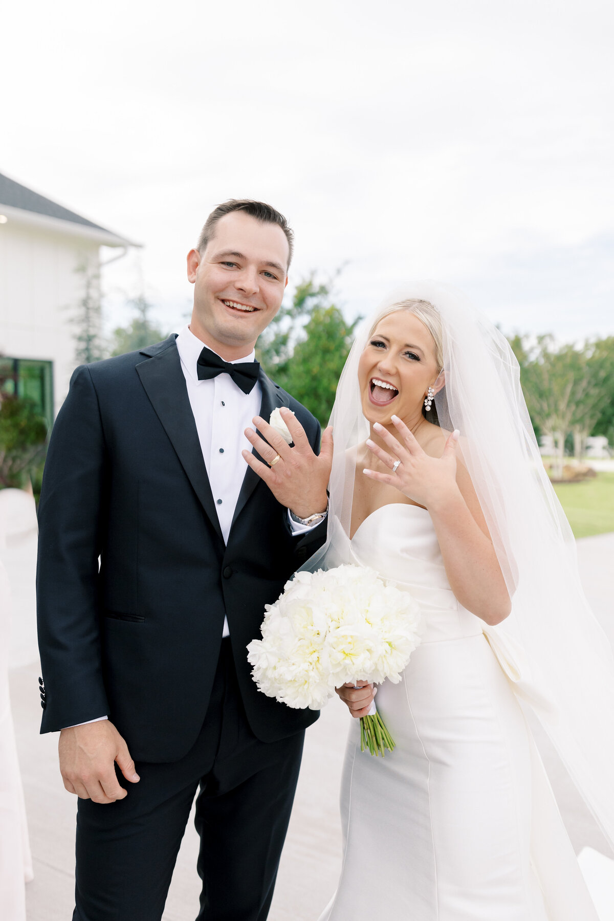 Hannah-and-Kyle-Wedding-Preview-Emily-Nicole-Photo-148