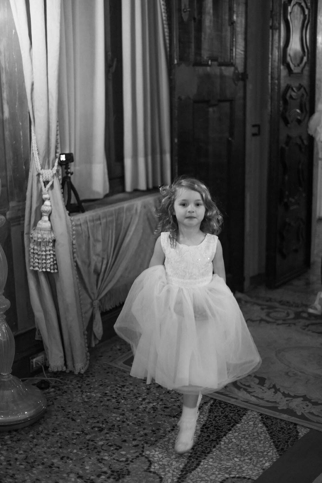 Flora_And_Grace_Editorial_Venice_Analog_Editorial_Wedding_Photographer (1 von 1)-110