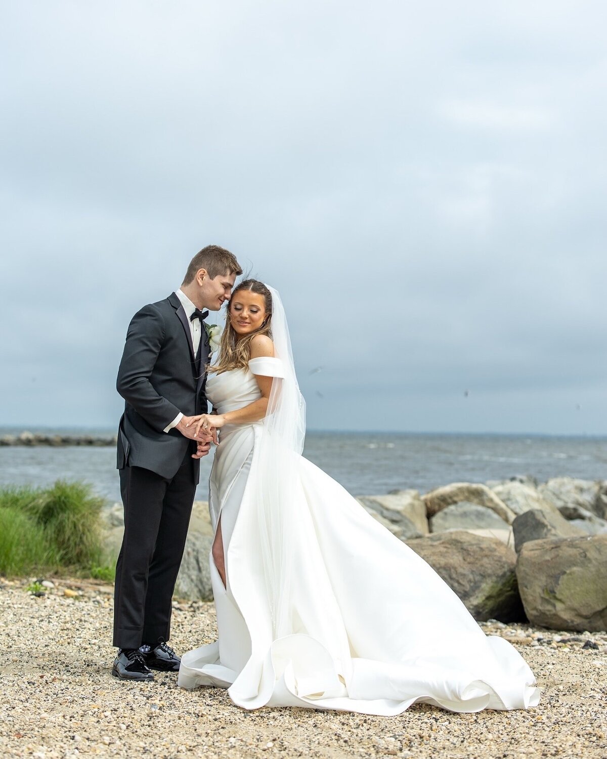 bride-and-groom-wedding-pictures