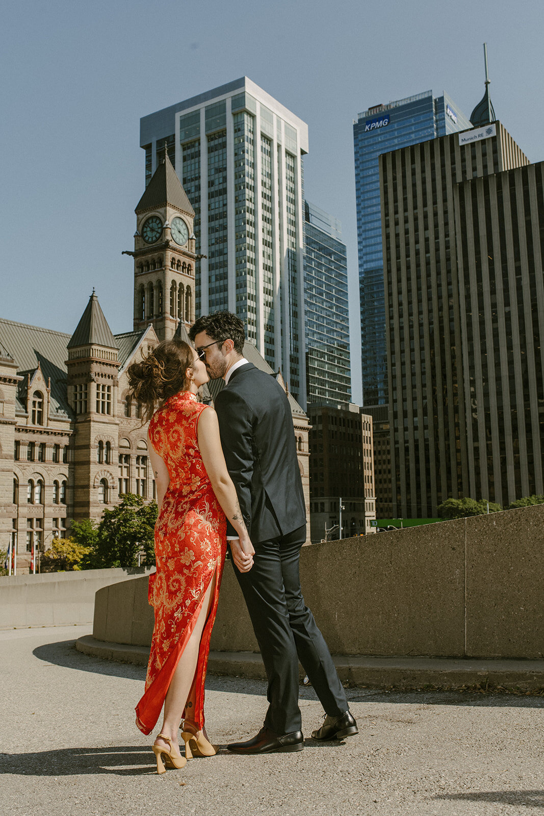 toronto-city-elopement-city-hall-ttc-subway-sugar-beach-fun-romantic-sumer-wedding-2759