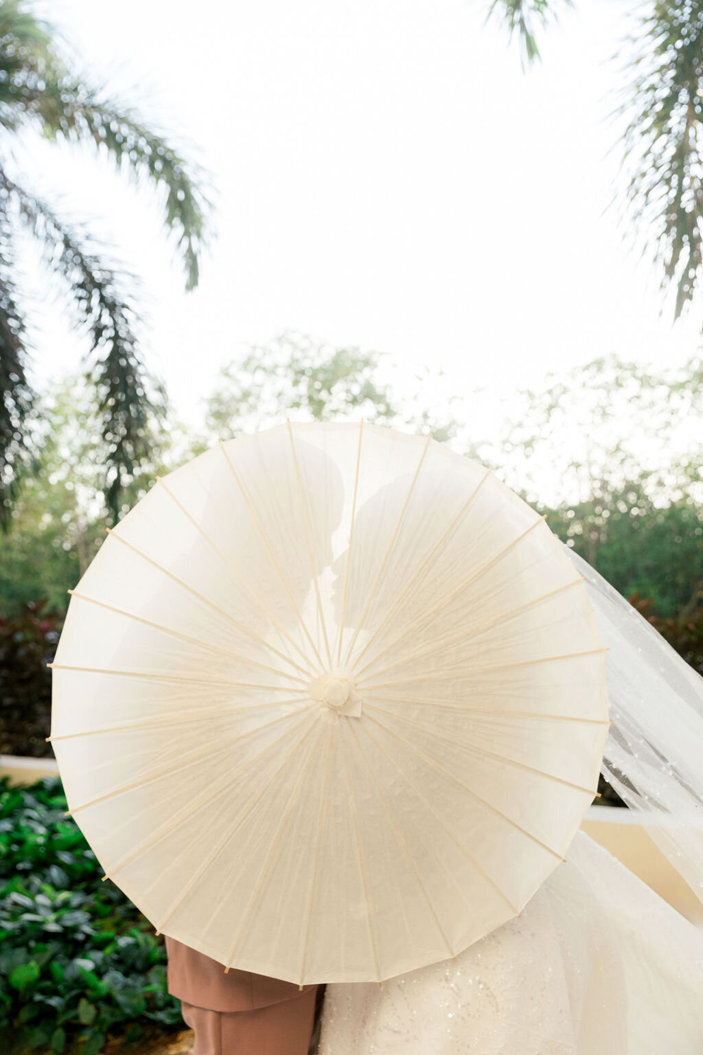 grand-velas-bride-and-groom-6
