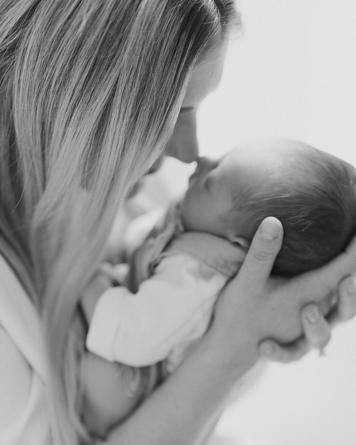 06.22.24 Sotelo Lifestyle Newborn Portraits Chicago.monicamirandaphotography-44_websize