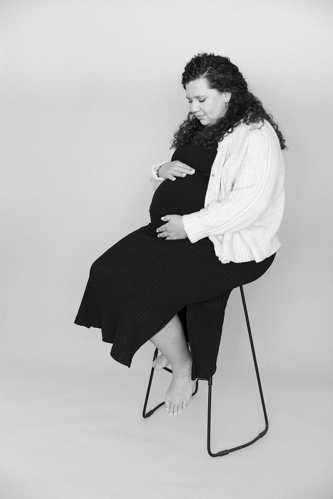 2024 Maternity - Sadie_Alexis Fox Photography +  Winter + Maternity + Studio Session + Muncie + Indiana  (11 of 19)