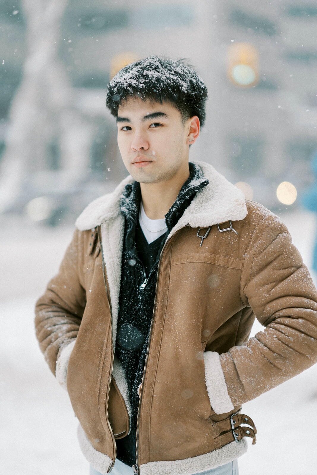 E10-Winter-snowy-engagement-photoshoot-in-Toronto-Zhan-and-Tina-2025-02-16-2500px-1008