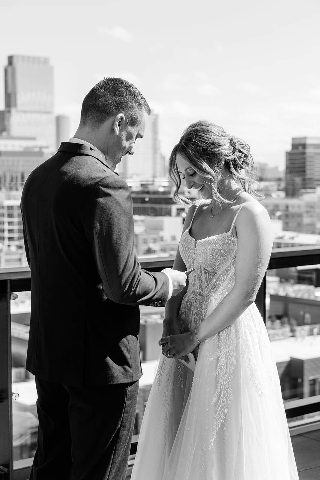 city-view-lofts-modern-downtown-chicago-wedding-022